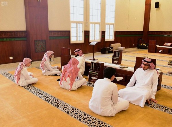 أنشطة دينية وإجتماعية.. مساجد الشرقية «عامرة»