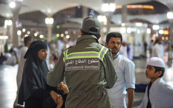 1300 شاب وفتاة  فى خدمة خدمة المصلين بالمسجد النبوي