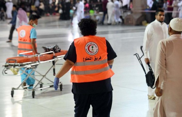 1300 شاب وفتاة  فى خدمة خدمة المصلين بالمسجد النبوي