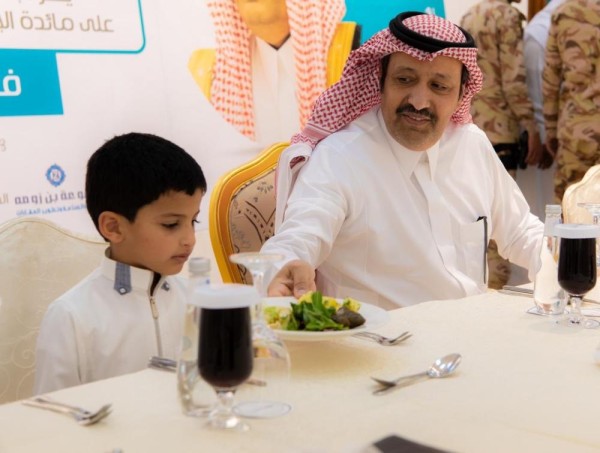 أمير الباحة لأبناء الشهداء: تضحيات آبائكم محل فخر