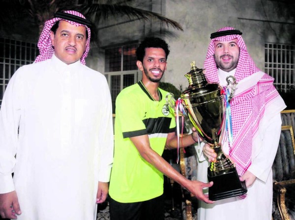 الجمبري يتوج بكأس سداسيات عبدالله بن سعد