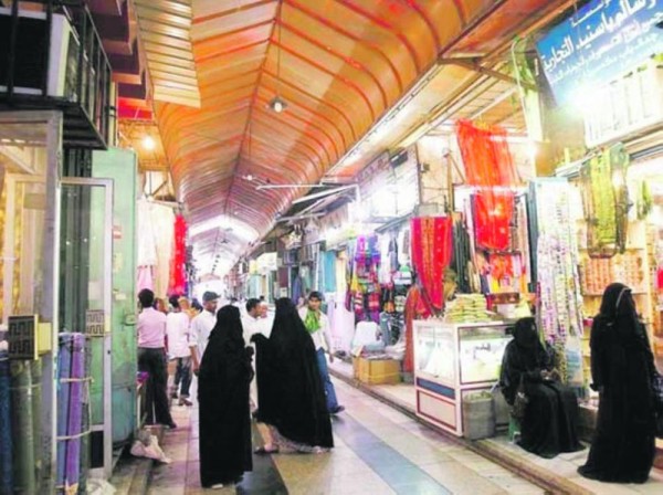 سوق العلوي «ذاكرة» الزمن الجميل في جدة التاريخية