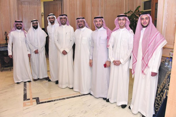 تواصل اجتماعي يجمع الأحبة بمجلس «المهيدب»
