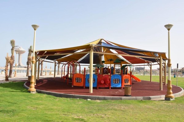3800 شجرة تزين ميادين الخبر