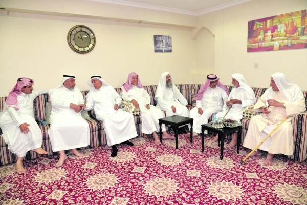 مجلس «الملا» يوثق التواصل والمحبة والتعايش بالأحساء