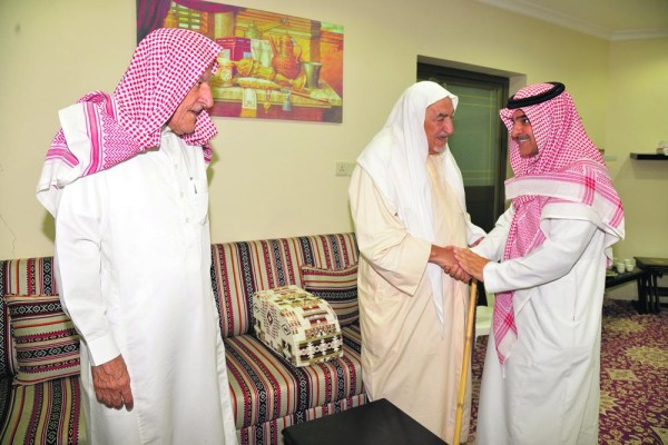 مجلس «الملا» يوثق التواصل والمحبة والتعايش بالأحساء