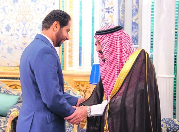 خادم الحرمين يستقبل رؤساء المجموعات الدبلوماسية