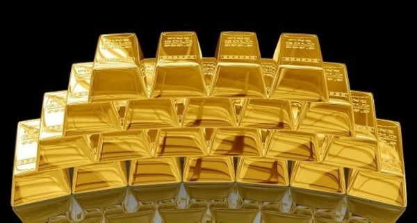 ملاذ آمن .. أسعار الذهب قرب أعلى مستوى في شهر