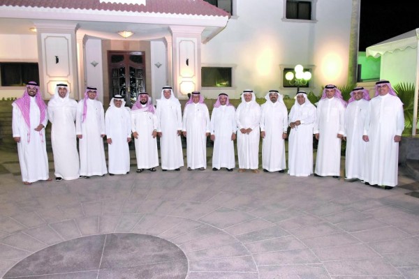 التواصل في ليالي الشهر الكريم يتجسد في «مجلس الجميح»