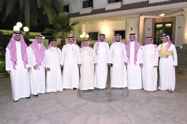 التواصل في ليالي الشهر الكريم يتجسد في «مجلس الجميح»