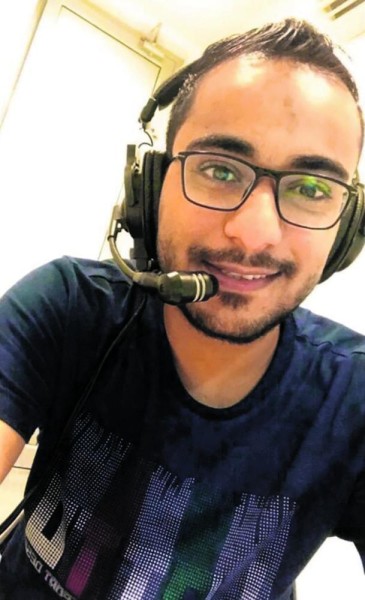 آل محسن يخطف الأنظار في قمة اليد البحرينية