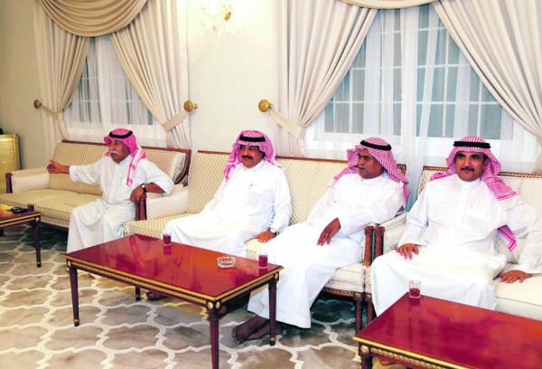 الحوار المثمر والبنّاء.. سمة الأحاديث في «مجلس الخنيني»
