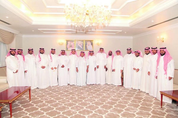 الحوار المثمر والبنّاء.. سمة الأحاديث في «مجلس الخنيني»