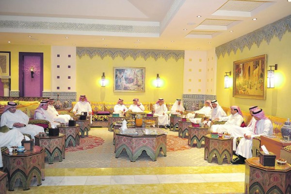 مجلس الحكير يعزز التلاحم بين الأصدقاء