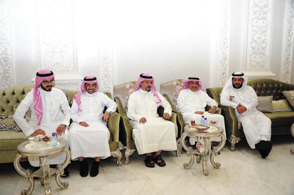 «مجلس العرفج» يشيد بأهمية المجالس الرمضانية