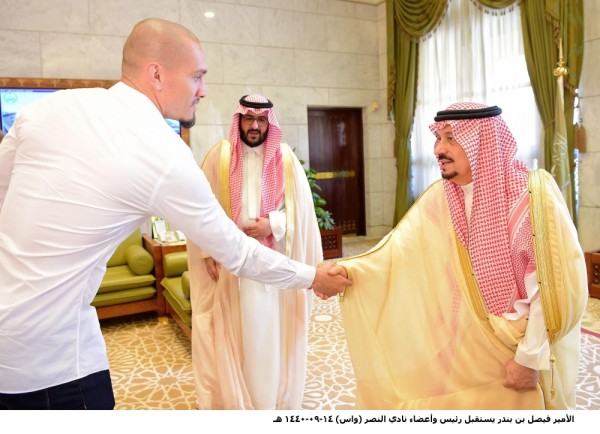 الأمير فيصل بن بندر يستقبل رئيس وأعضاء نادي النصر