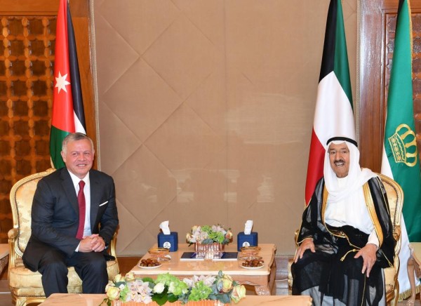 أمير الكويت يبحث مستجدات الأحداث مع  ملك الأردن