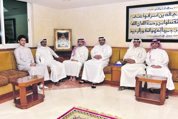 «مجلس المطرود» الرمضاني يجمع الأسرة وأعيان القطيف