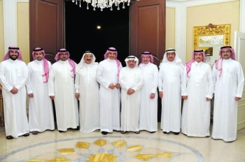 أجواء «مجلس ابن جمعة» تذكر بروحانية الشهر الفضيل