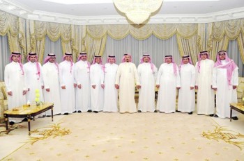 أجواء «مجلس ابن جمعة» تذكر بروحانية الشهر الفضيل