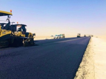الشرقية.. بدء سفلتة طريق «الهفوف- العقير»