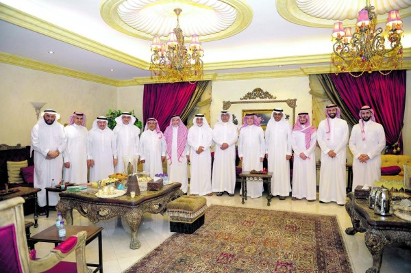 التواصل والتراحم يشعان الفرحة في «مجلس البراك»