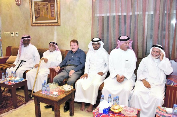 «مجلس الملا» يجمع الأحبة والأصدقاء في رمضان
