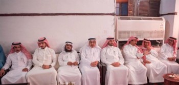 ولي العهد يلتقي مجموعة من المثقفين السعوديين