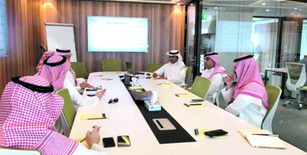 لجنة بقطاع المطاعم والمقاهي تبحث توظيف السعوديات