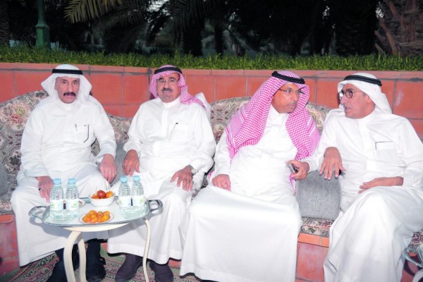 تواصل دائم بمجلس «الحماد» يجمع الأسرة والأصدقاء