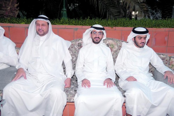 تواصل دائم بمجلس «الحماد» يجمع الأسرة والأصدقاء