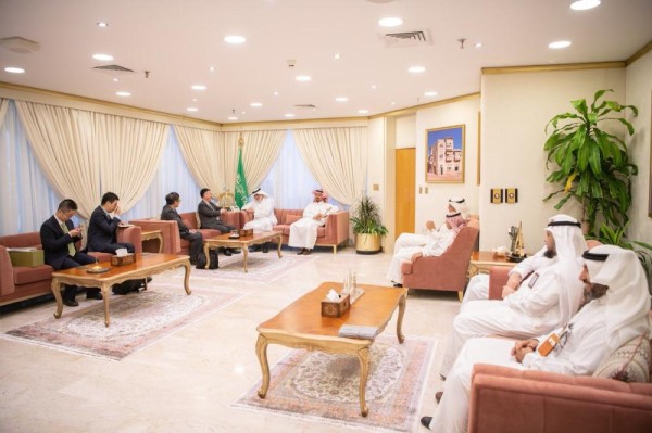 السفير الصيني يطلع علي تجربة ينبع الصناعية