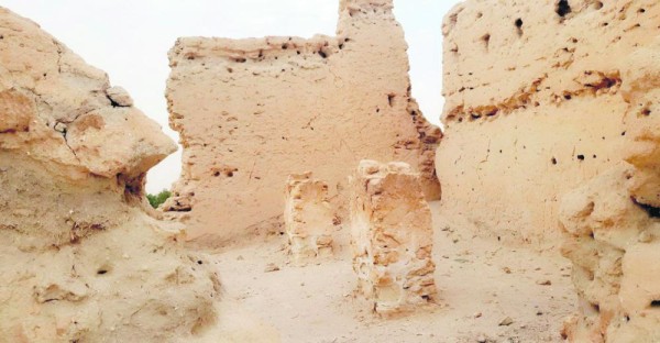 قصر وعين «بنت قنيص» حصن جنود السعودية قديما