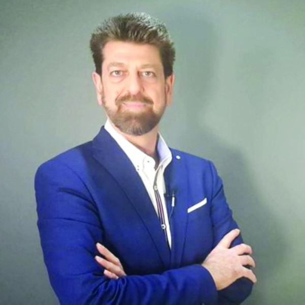 مثقفون وأدباء: مواقع التواصل باتت أكثر تفضيلا لدى الأدباء