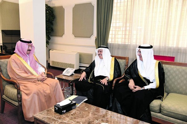 محافظ الأحساء يستعرض إنجازات جمعية الإعاقة