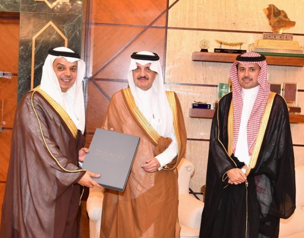 أمير الشرقية يوجه بتطوير الخدمات بمطارات الدمام
