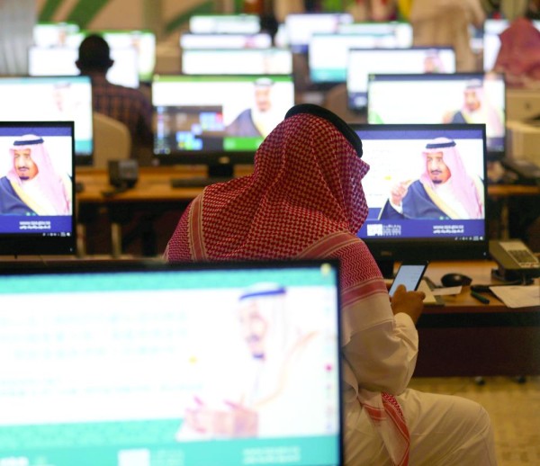 «عين» العالم تنقل وتغطي الـ«قمم» المباركة