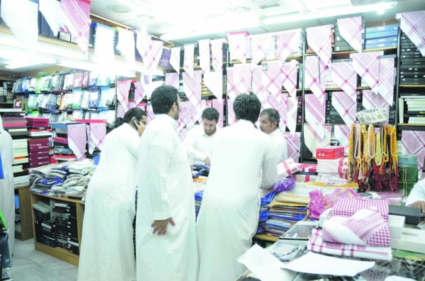 حمى الشراء تجتاح الأسواق قبل العيد