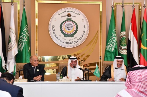 «العساف» يدعو إيران للتوقف عن دعم الإرهاب
