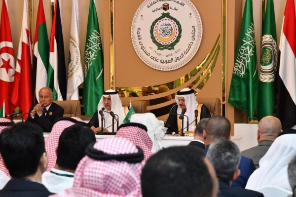 «العساف» يدعو إيران للتوقف عن دعم الإرهاب