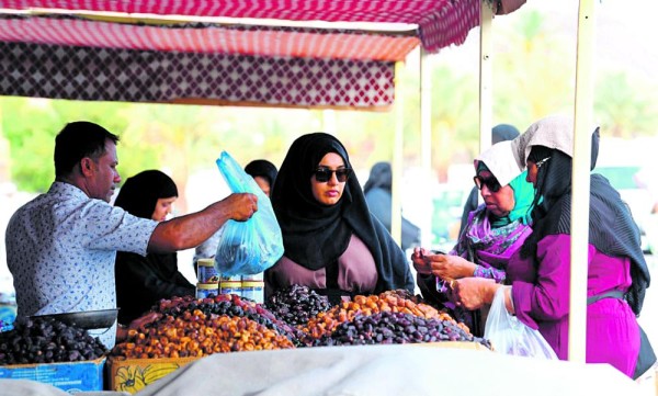 «عجوة المدينة».. هدف لزوار طيبة الطيبة