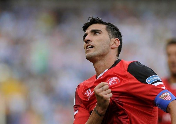 وفاة «رييس» لاعب أرسنال وأشبيلية السابق 