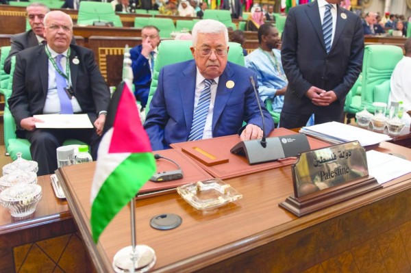 الإمارات: يتراجع الصغار مع نهوض الدور السعودي