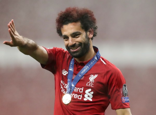 صلاح يسرق الأضواء من كاين ويحرز اللقب الأغلى