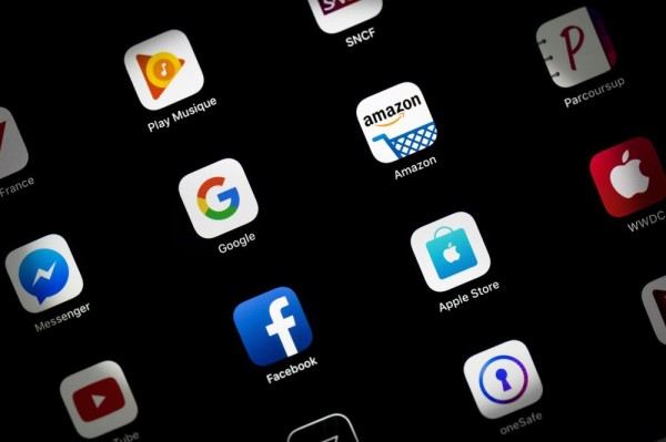 «فيسبوك»: مباحثات إصدار عملة رقمية في مراحلها الأولية