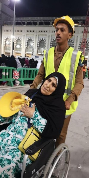 بالصور.. الدفاع المدني ينقذ عشرات الحالات بالحرم 