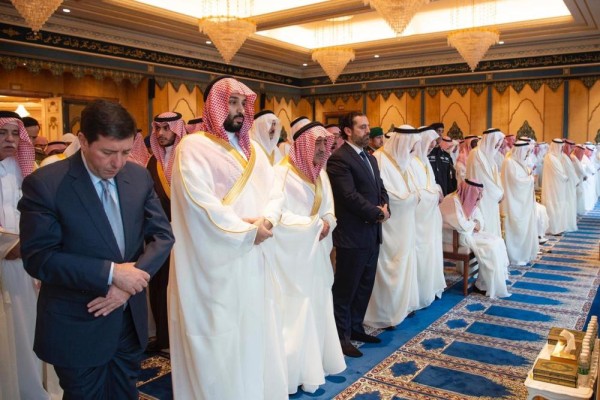 خادم الحرمين يؤدي صلاة العيد بالمسجد الحرام