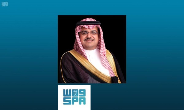 محافظ حفر الباطن يبادل الأهالي التهاني بالعيد