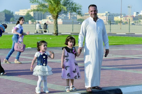 فرحة عيد الفطر تعلو وجوه أطفال الشرقية