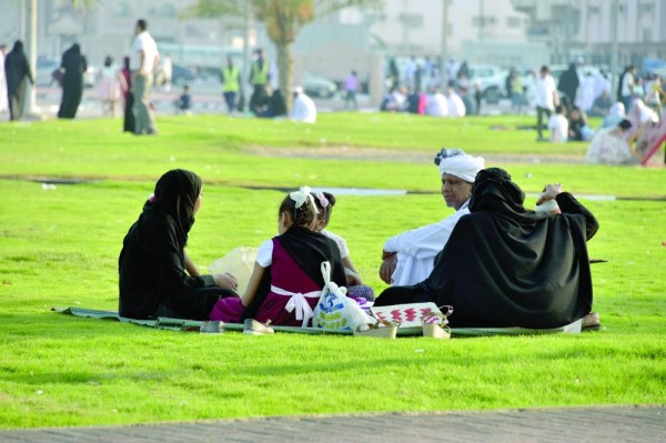 فرحة عيد الفطر تعلو وجوه أطفال الشرقية